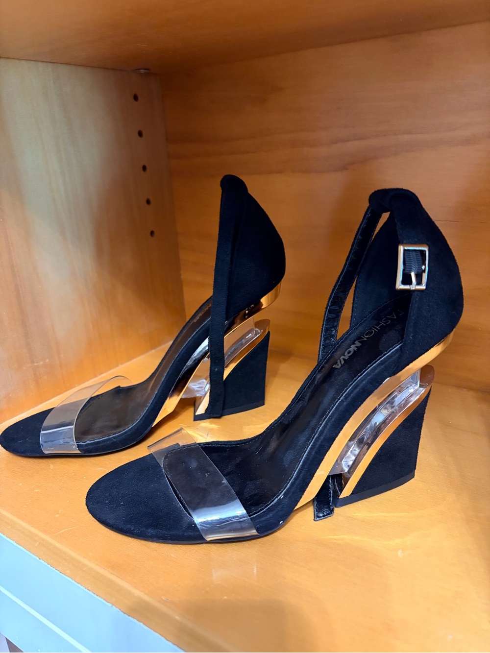 Fashion Nova Black Heeled Sandals with Clear Toe Strap